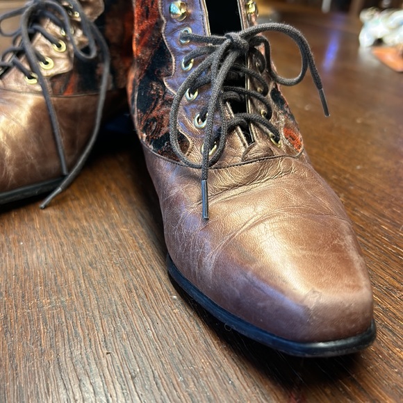 Margaret J Victorian booties - Picture 12 of 14